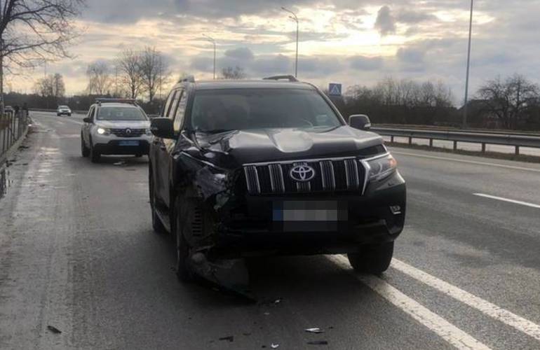 Смертельное ДТП в Житомирской области: киевлянин на Toyota Prado сбил пешехода