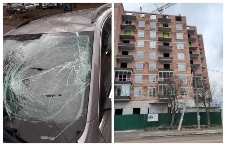 Сорвало с 9-го этажа: в Житомире на машину упала строительная конструкция. ФОТО