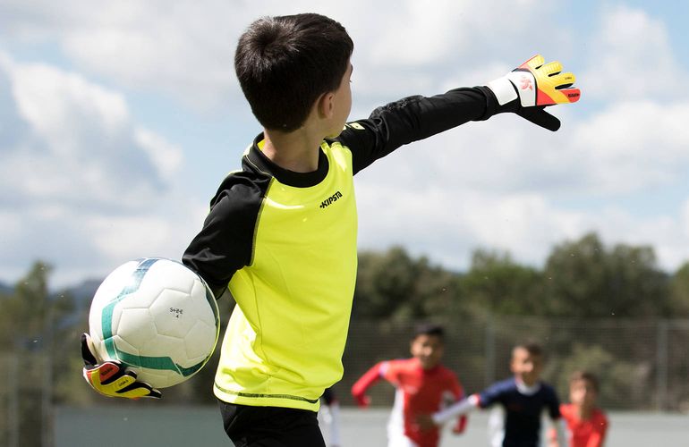 Футбол, волейбол и вольная борьба: юных житомирян приглашают на обучение в областной лицей