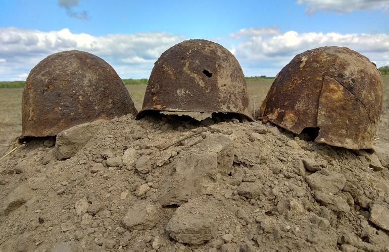 Они останутся навсегда неизвестными: на Житомирщине обнаружили останки трех солдат. ФОТО