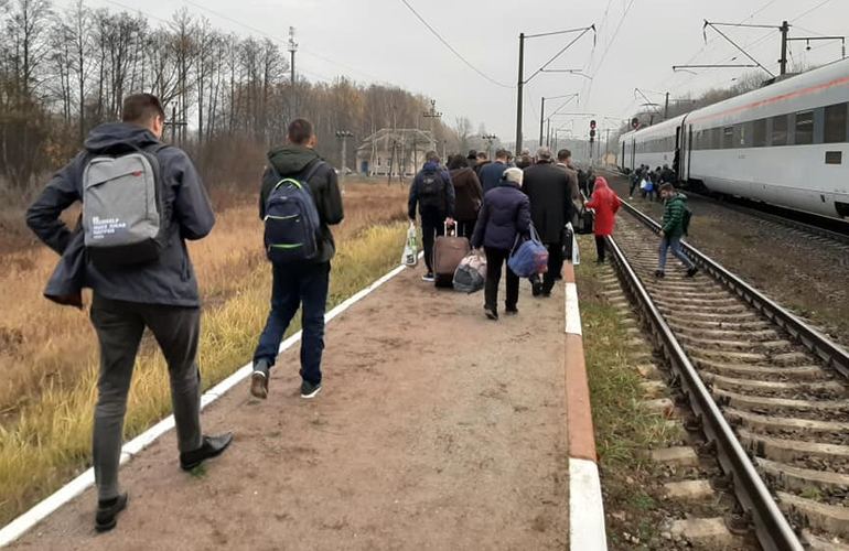 В поезде Intercity, который остановили в Житомирской области, бомбу не нашли. ФОТО