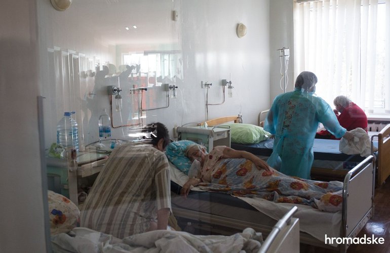 За сутки в житомирские больницы госпитализировали 36 ковид-больных: 15 из них – дети
