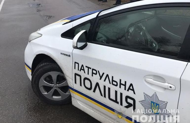 В Житомирской области патрульные на Toyota Prius попали в ДТП