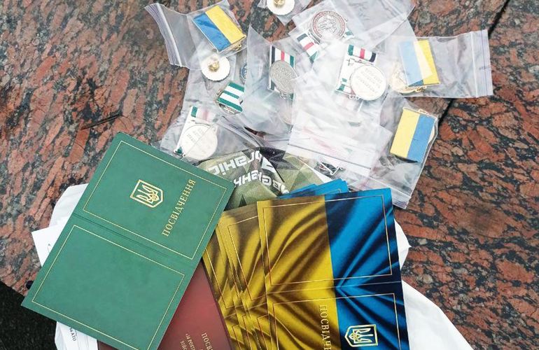 ЖЖ инфо: В Житомире мужчина обокрал ветеранскую организацию: вынес награды и офисную технику В Житомире мужчина обокрал ветеранскую организацию: вынес награды и офисную технику
